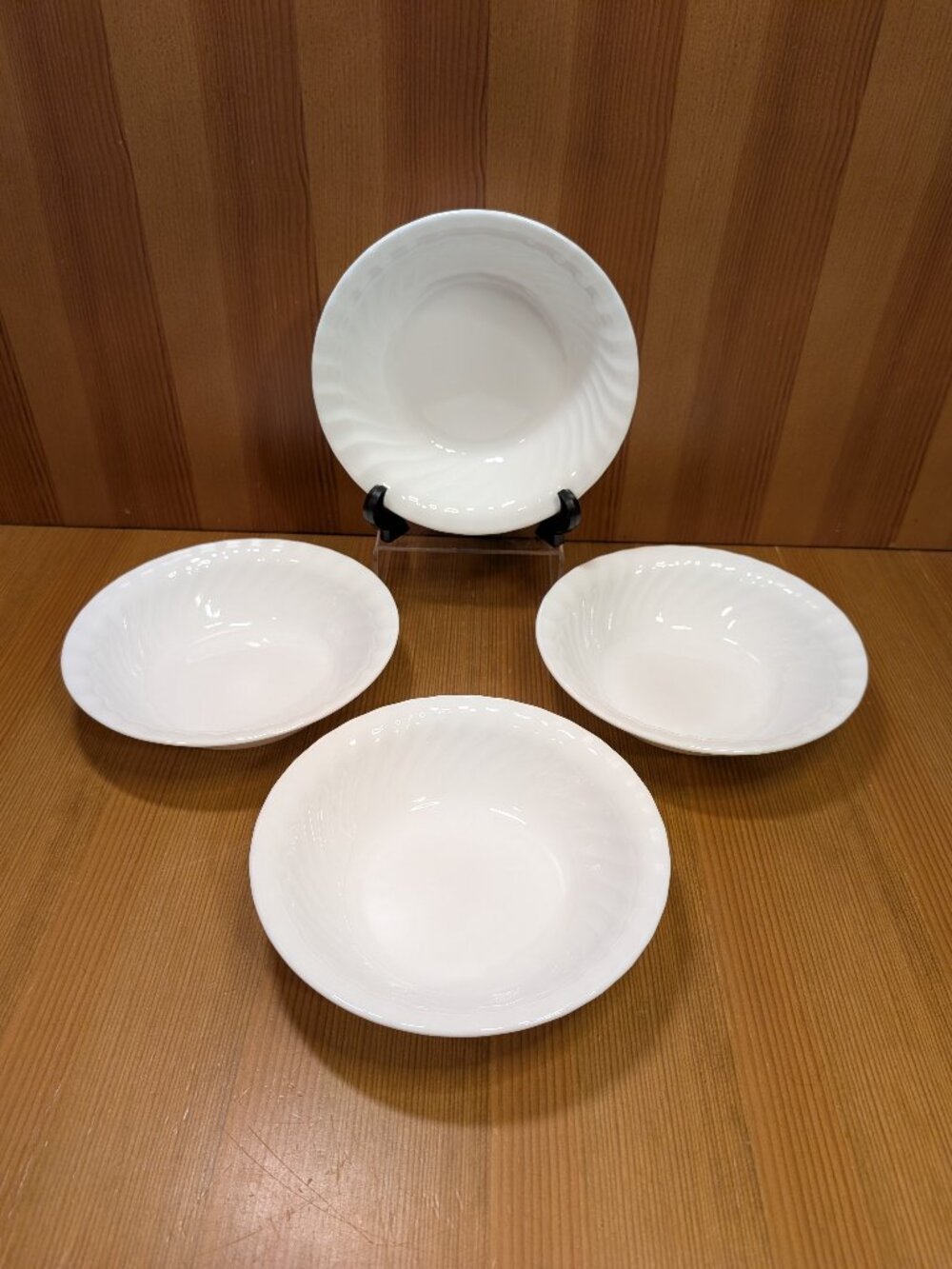 Lot of 4 Corelle ENHANCEMENTS WHITE SWIRL Cereal/Salad/Soup 7.25" Bowl Set VGUC